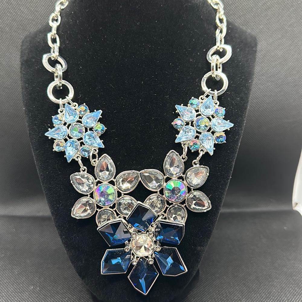 Silver-Tone Multi-Flower Adjustable Necklace (58) - image 1